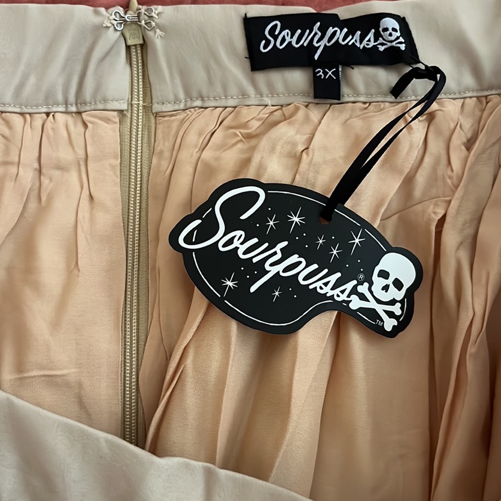 Sourpuss hula girl skirt - Picture 4 of 4